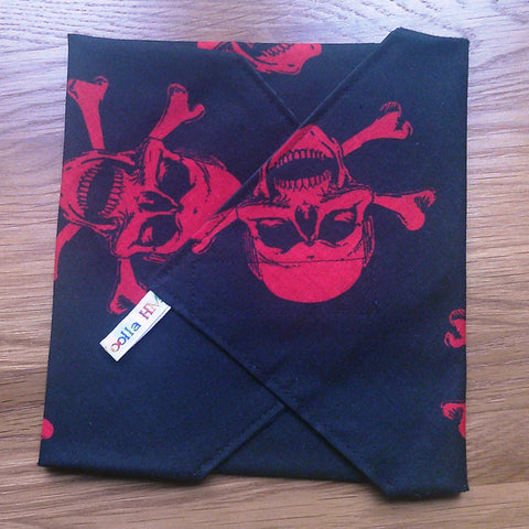 Reusable Sandwich Wrap, Wax Wrap Alternative Vegan Sustainable Sandwiches -Eco Zero Waste Hook & Loop Fastener - Red Pirate Skull