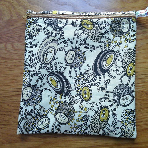 Reusable Sandwich Bag, Sanitary Pads Bag, Bagel Holder, Travel Makeup Bag Reusable Snack Pouch, Vegan Snack Box, Zippper, Cluster of Spiders