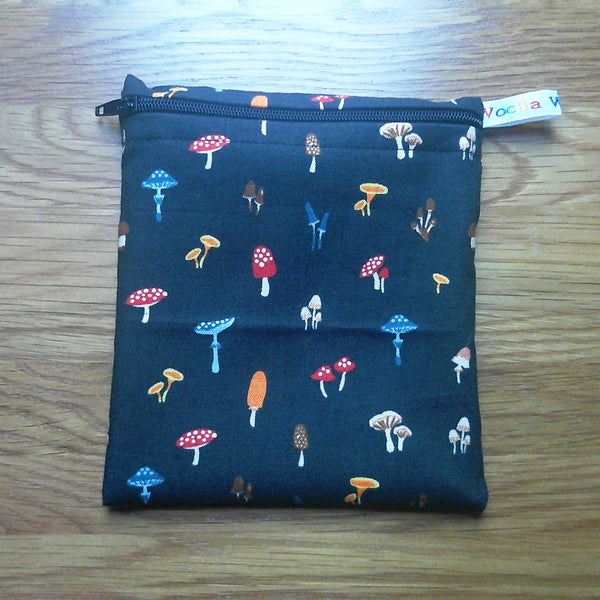 Reusable Snack Bag - Bikini Bag - Lunch Bag - Make Up Bag Small Poppins Waterproof Lined Zip Pouch - Sandwich - Period - Black Toadstool