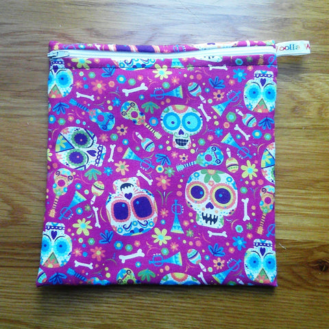 Reusable Sandwich Bag, Sanitary Pads Bag, Bagel Holder, Travel Makeup Bag Reusable Snack Pouch, Vegan Snack Box, Zip, Pink Skull