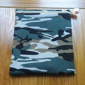 Reusable Snack Bag - Bikini Bag - Lunch Bag - Make Up Bag Small Poppins Waterproof Lined Zip Pouch - Sandwich - Period - Green Camo