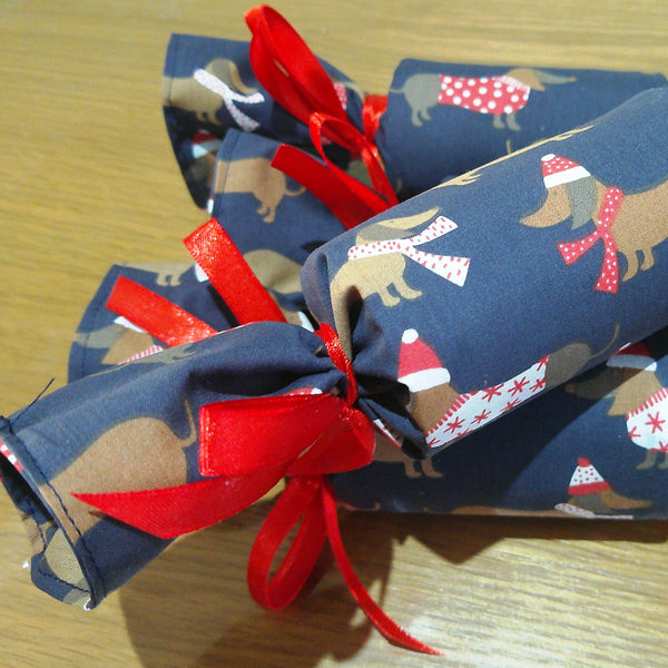 Reusable Christmas Cracker Washable, Eco Friendly Sustainable Festive Table Decor, Refillable Zero Waste Holiday Gift Idea - Navy Dachshund