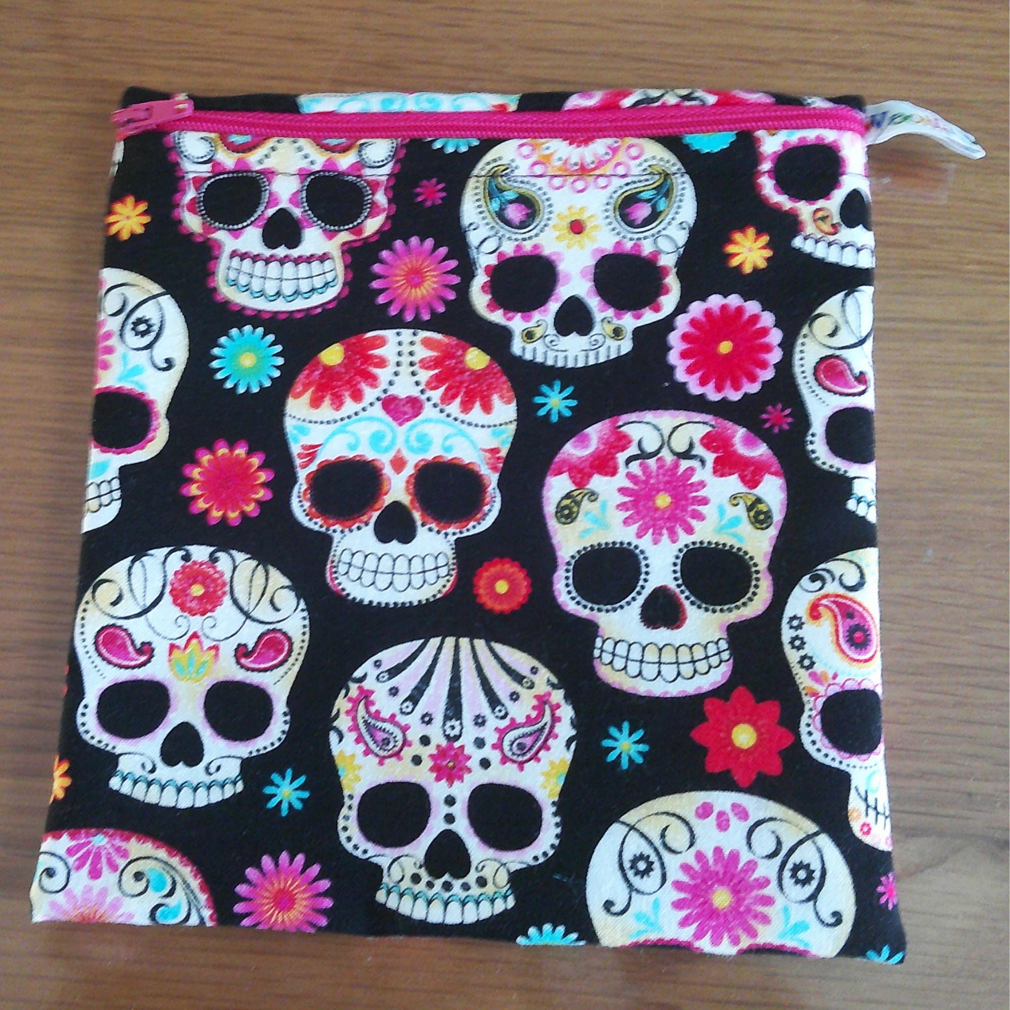 Reusable Sandwich Pouch Eco-Friendly Waterproof Snack Bag, Fabric Zip Pouch for Food, Baked Goods, and Everyday Essentials Bright Skulls