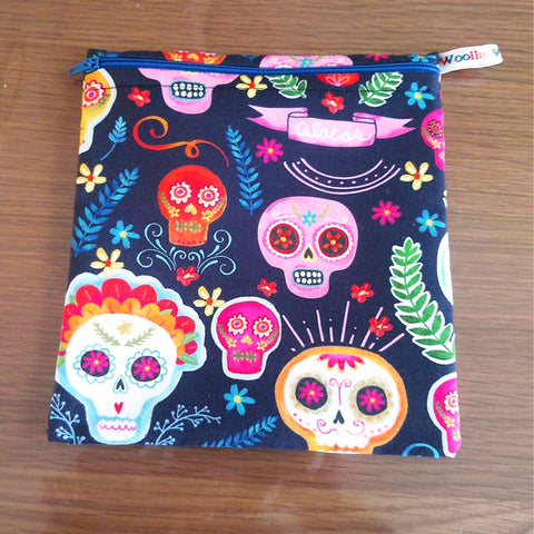 Reusable Sandwich Pouch - Eco-Friendly Waterproof Snack Bag, Fabric Zip Pouch for Food, Baked Goods, and Everyday Essentials Fiesta Skulls