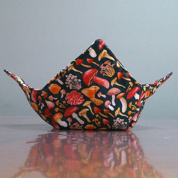 Microwave Bowl Cozy 100% Cotton, Reversible, Microwave-Safe Bowl Holder, Machine Washable Hot Pad, Kitchen Gift, Maneki-neko Cat Red