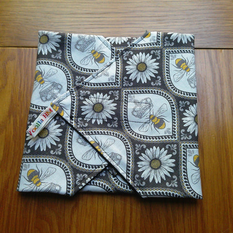 Reusable Sandwich Wrap: Vegan Zero Waste Lunch, Queen Bee Print