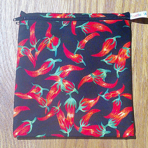 Reusable Sandwich Pouch: Eco-Friendly Waterproof Snack Bag - Black Chilli