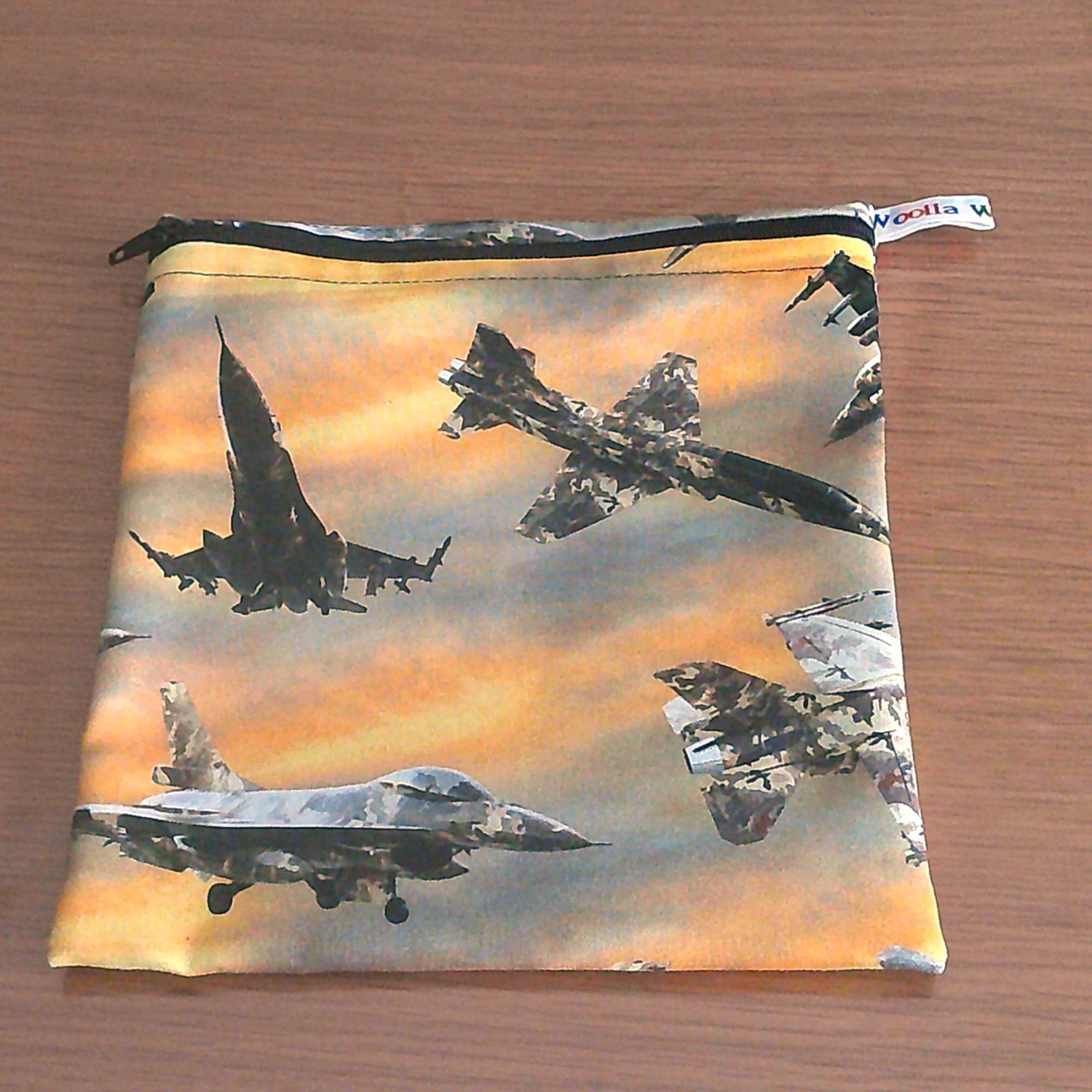 Reusable Sandwich Pouch: Eco-Friendly Waterproof Snack Bag - Fighter Jets