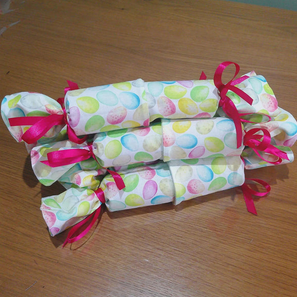 Reusable Easter Cracker | Eco Friendly Easter Table Decoration | Refillable Zero Waste Gift | Sustainable Spring Decor - Speckled Eggs