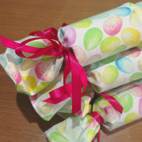 Reusable Easter Cracker | Eco Friendly Easter Table Decoration | Refillable Zero Waste Gift | Sustainable Spring Decor - Speckled Eggs