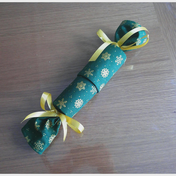 Reusable Christmas Cracker, Eco Friendly Sustainable Festive Table Decor, Refillable Zero Waste Holiday Gift Idea - Green Gold Snowflake