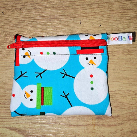Pippins Reusable Snack Pouch, Pocket Sized Waterproof Food Safe Zip Bag, Washable Eco Lunch Pouch,  Mini Snack Bag Handmade Snowmen