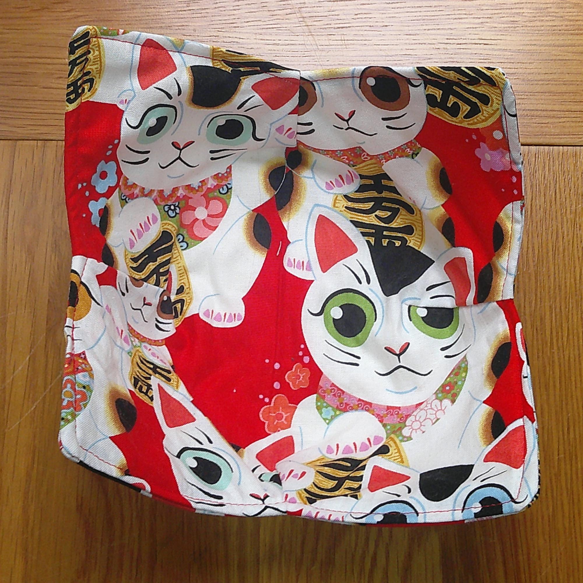 Microwave Bowl Cozy 100% Cotton, Reversible, Microwave-Safe Bowl Holder, Machine Washable Hot Pad, Kitchen Gift, Maneki-neko Cat Red