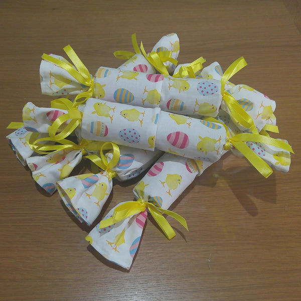 Reusable Easter Cracker | Eco Friendly Easter Table Decoration | Refillable Zero Waste Gift | Sustainable Spring Decor - Chicks And Eggs