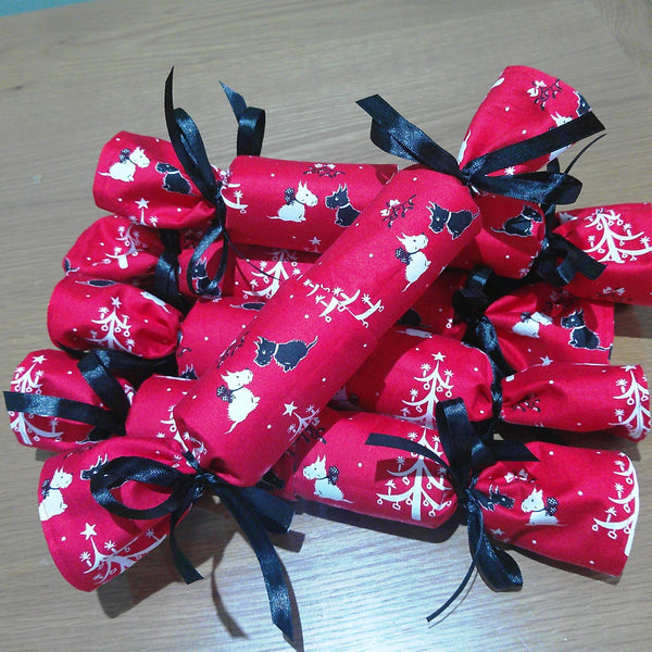 Reusable Christmas Cracker, Eco Friendly Sustainable Festive Table Decor, Refillable Zero Waste Holiday Gift Idea - Red Scotty Dogs