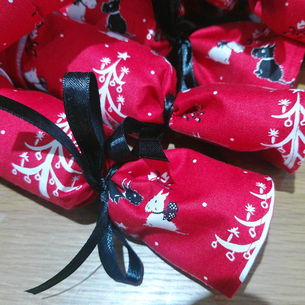 Reusable Christmas Cracker, Eco Friendly Sustainable Festive Table Decor, Refillable Zero Waste Holiday Gift Idea - Red Scotty Dogs