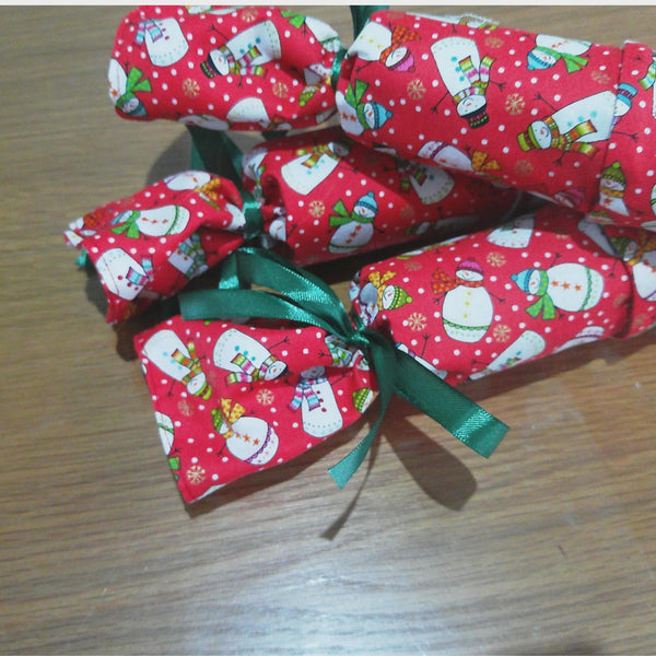 Reusable Christmas Cracker, Eco Friendly Sustainable Festive Table Decor, Refillable Zero Waste Holiday Gift Idea - Red Snowmen