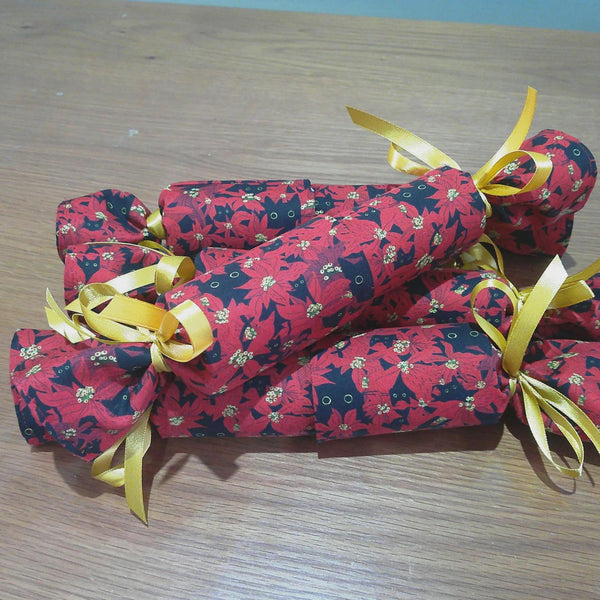 Reusable Christmas Cracker, Washable, Eco Friendly Sustainable Festive Table Decor, Refillable Zero Waste Holiday Gift Idea - Poinsettia Cat