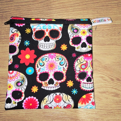 Small Reusable Snack Pouch Waterproof Food Bag, Eco-Friendly Washable Fabric Zip for Snacks, Change, Cosmetics, Accessories Fiesta Skull