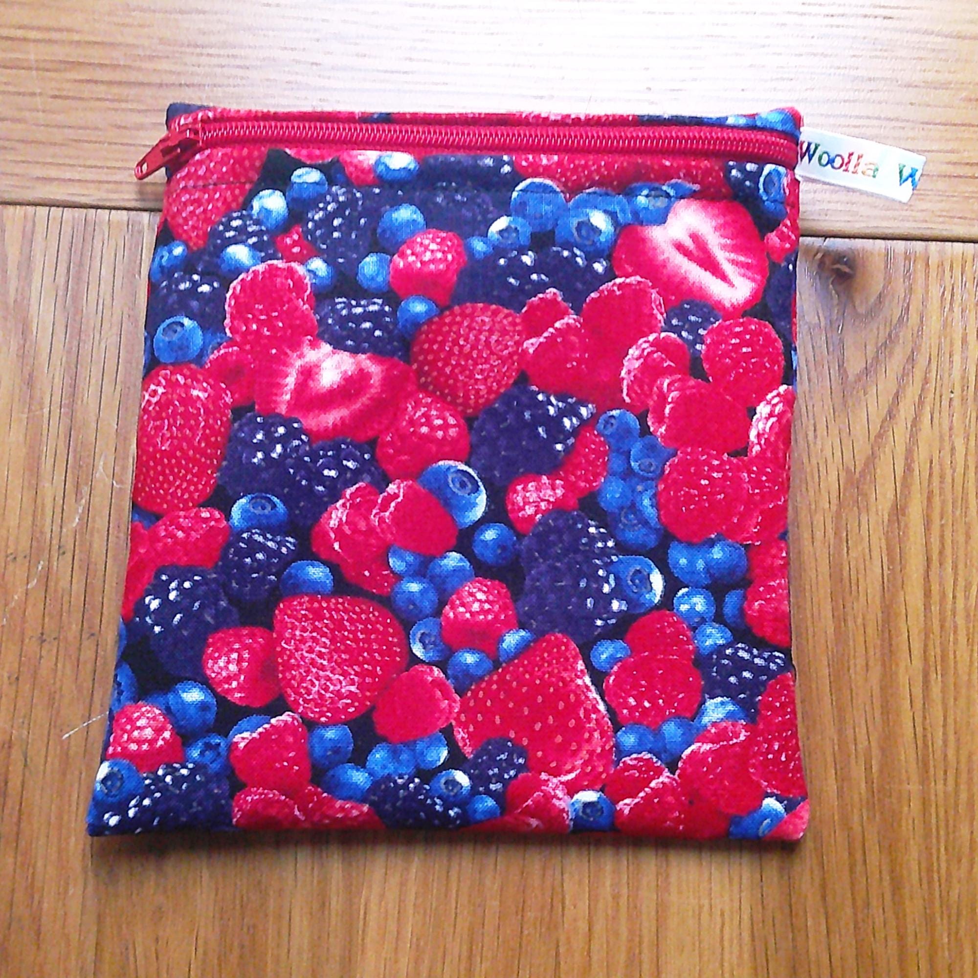 Small Reusable Snack Pouch Waterproof Food Bag, Eco-Friendly Washable Fabric Zip for Snacks, Change, Cosmetics, Accessories Mixed Berries