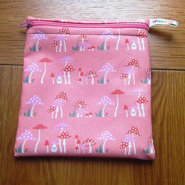 Small Reusable Snack Pouch Waterproof Food Bag, Eco-Friendly Washable Fabric Zip for Snacks, Change, Cosmetics, Accessories Tiny Mushroom