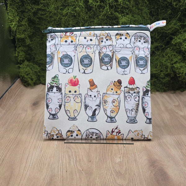 Reusable Sandwich Medium Pouch Eco-Friendly Waterproof Snack Bag, Fabric Zip Pouch for Food, Baked Goods, Everyday Essentials Dessert Cat