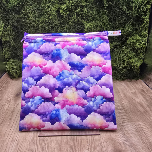 Reusable Sandwich Medium Pouch Eco-Friendly Waterproof Snack Bag, Fabric Zip Pouch for Food, Baked Goods, Everyday Pastel Cloud
