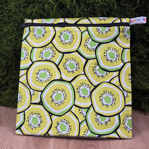 Reusable Sandwich Medium Pouch Eco-Friendly Waterproof Snack Bag, Fabric Zip Pouch for Food, Baked Goods, Everyday Kiwi Slices