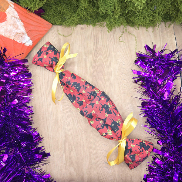 Reusable Christmas Cracker, Washable, Eco Friendly Sustainable Festive Table Decor, Refillable Zero Waste Holiday Gift Idea - Poinsettia Cat