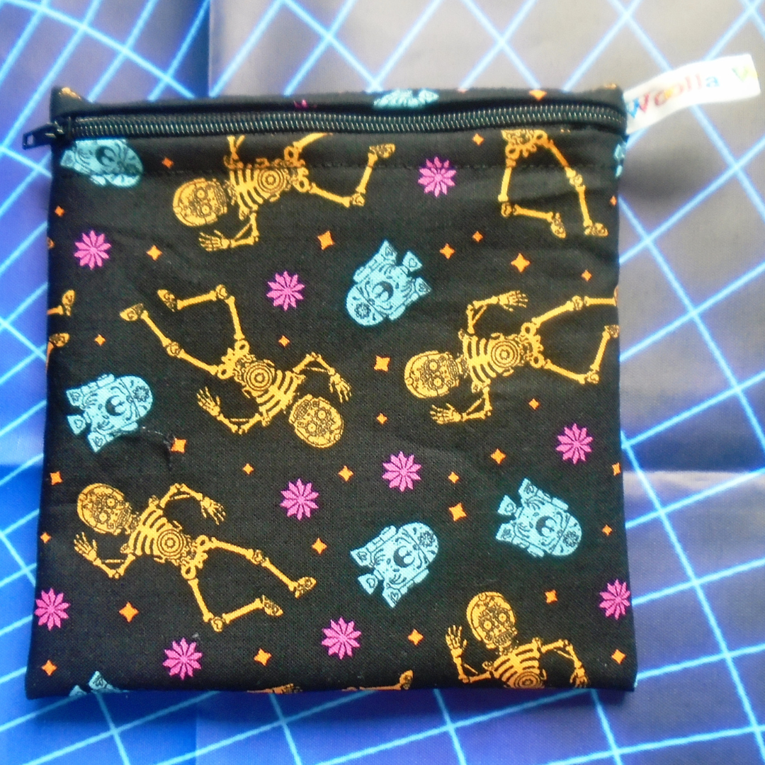 Droid Skeleton - Small Poppins Pouch Washable Snack Bag
