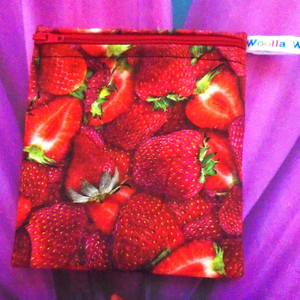 Strawberries - Small Poppins Pouch Washable Snack Bag