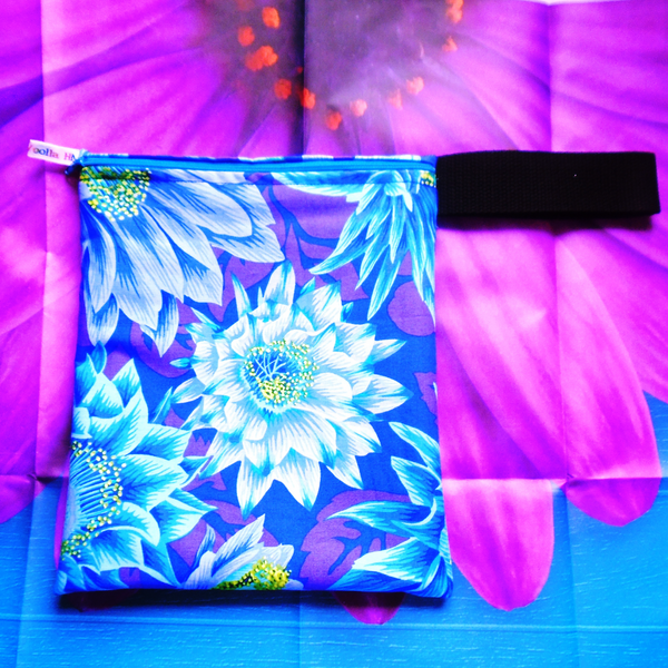 Big Blue Blooms -  Handy Poppins Pouch Lunch Bag