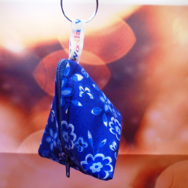 Blue On Blue Flowers - Tri-Keyring Poppins Pouch